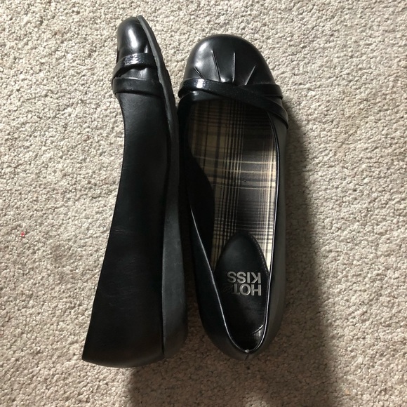 Flats - Picture 2 of 3